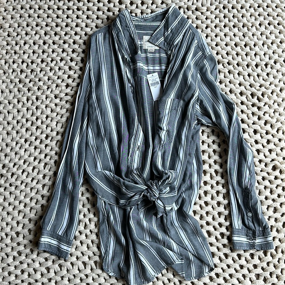 AMERICAN EAGLE RELAXED BUTTON UP- S